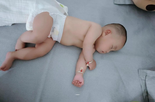 三河宝宝发烧可以喝牛奶吗